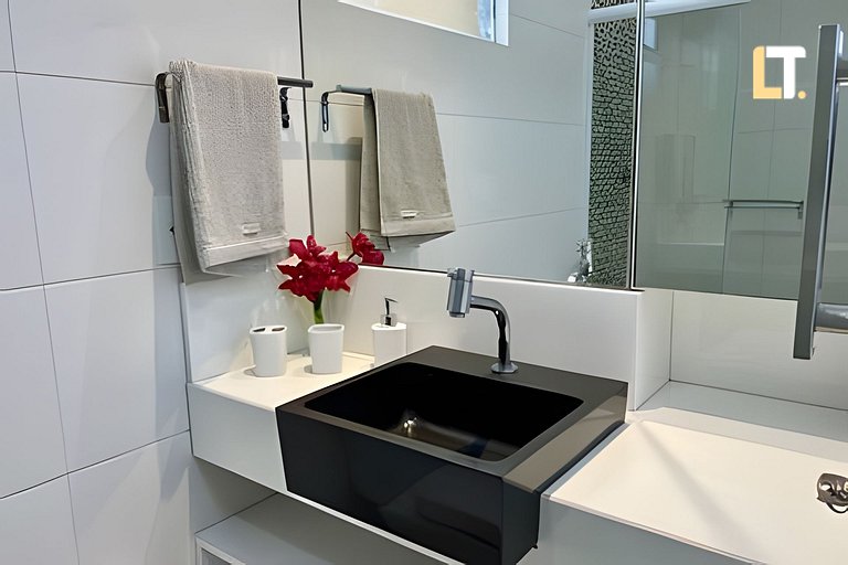 by the sea 4 bedrooms / pool / barbecue / field