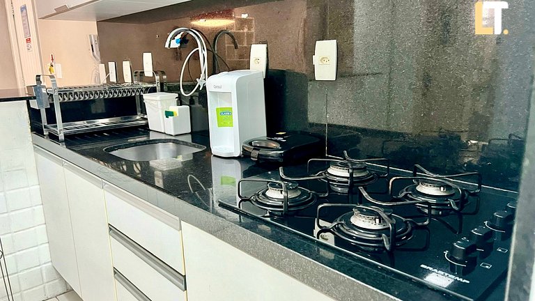 Habitación y Salón a 200mt playa Ponta Verde con 2 baños