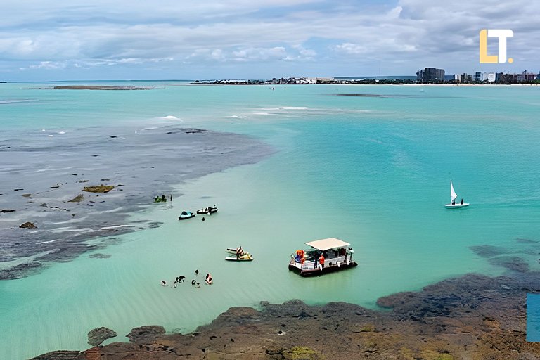 Apartamento na Jatiuca com Vista Mar e Piscina