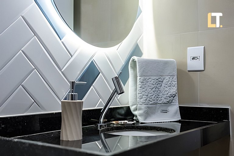 Grenada 704 - Vista mar da ponta verde